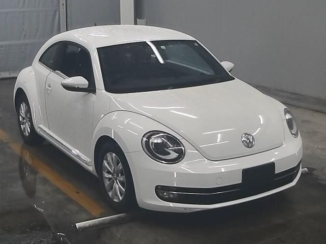 385 Volkswagen The beetle 16CBZ 2013 г. (ZIP Tokyo)